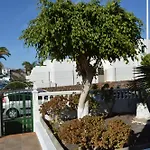 Lava Nomad Puerto del Carmen (Lanzarote)